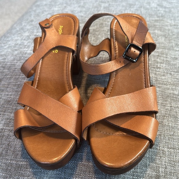 Sophia Milano Italian Leather Sandals - Picture 2 of 10